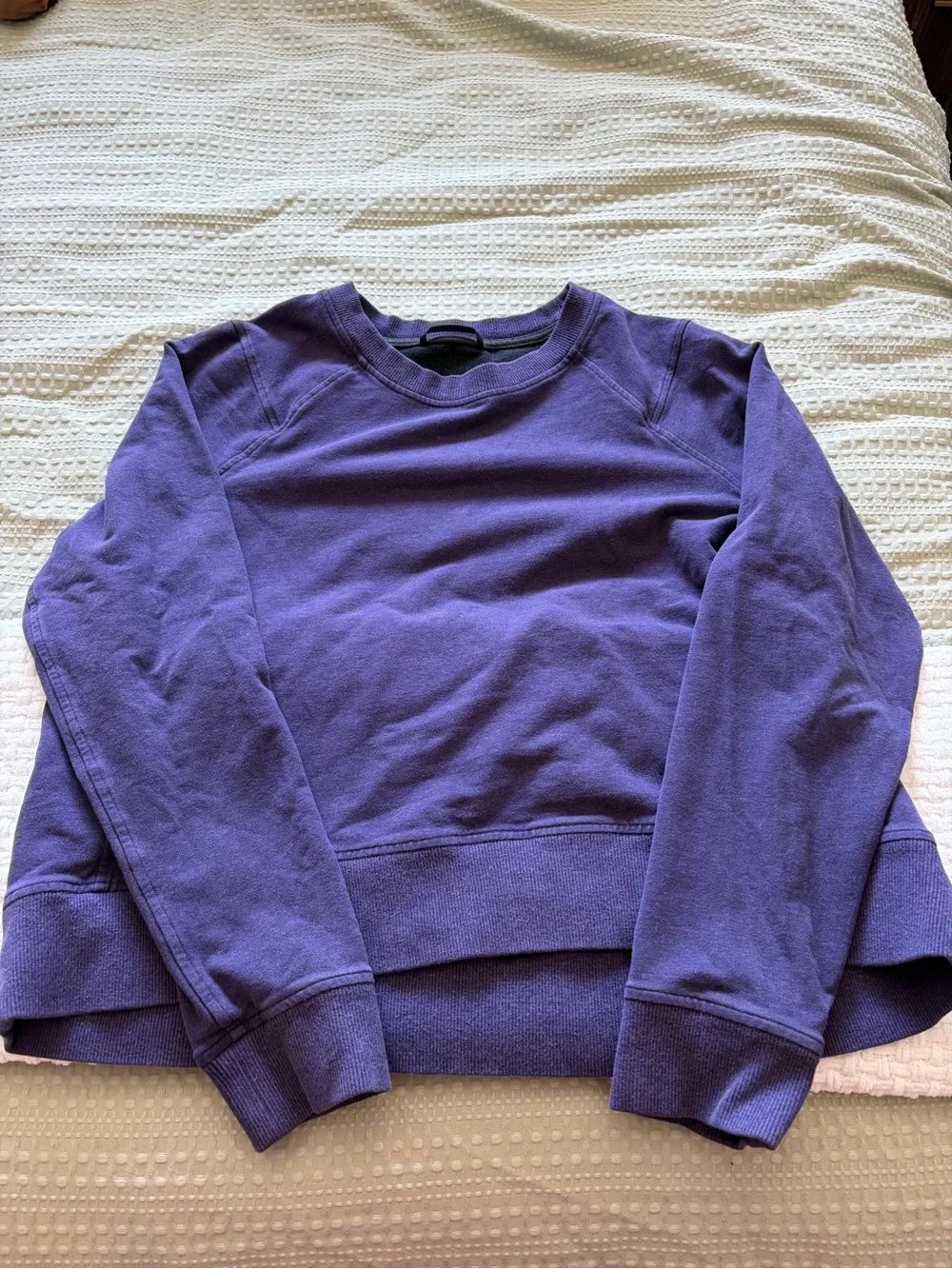 Lululemon Women's Purple Crewneck Sweatshirt - Classic Comfort